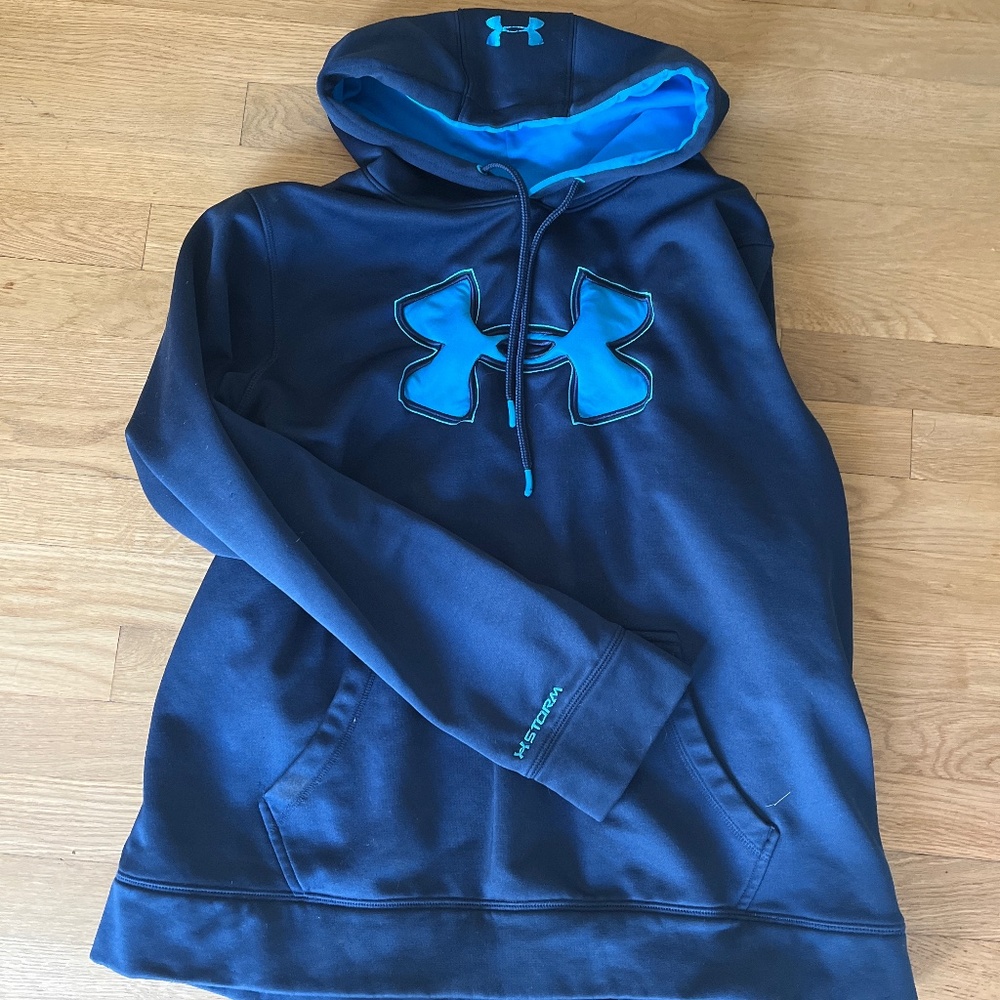 UNDER ARMOUR LARGE SWEATSHIRT